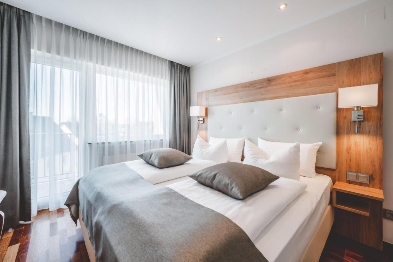 Landidyll Hotel Weidenbrueck & Spa Swisttal エクステリア 写真