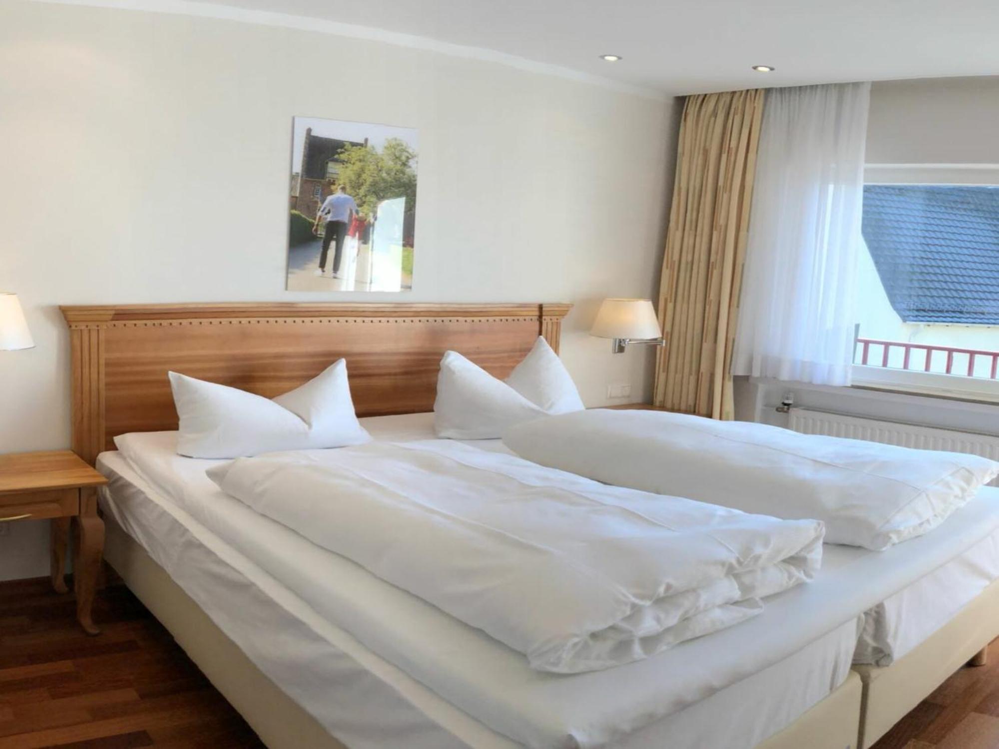 Landidyll Hotel Weidenbrueck & Spa Swisttal エクステリア 写真
